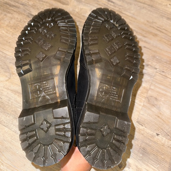 Dr. Martens furry Chelsea boot — SIZE 6 - Picture 4 of 4